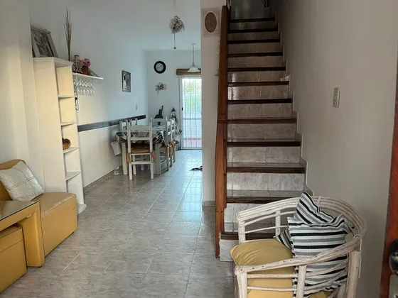 Departamento En Venta - 3 Dormitorios 2 Baños - Mar Del Tuyu 