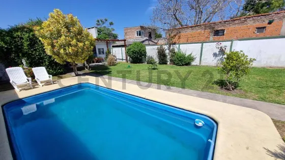 Casa En Venta En Quilmes 5 Ambientes- Quincho -pileta Esta Hermosa Casa En Quilmes.