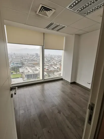 Arriendo Oficina Con Privado Y Recepción Excelente Ubicación