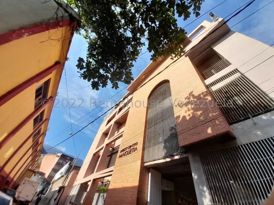 Oficina En Venta Maiquetia #24-15683 Johana Blanco 