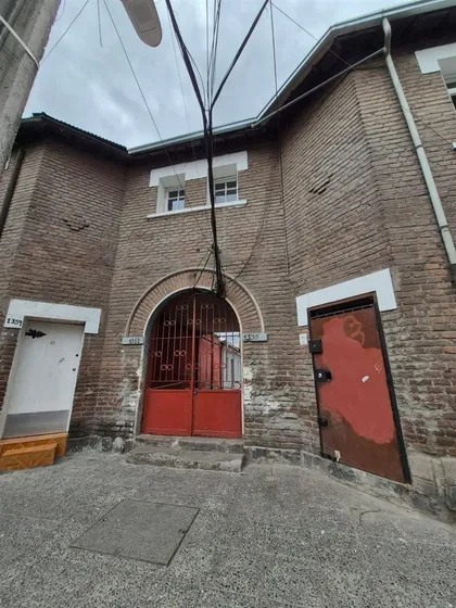 Casa En Venta De 3 Dorm. 1 Baño En Independencia
