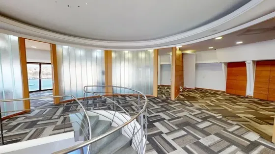 Oficina En Arriendo, 815 Mts2, En Valparaíso