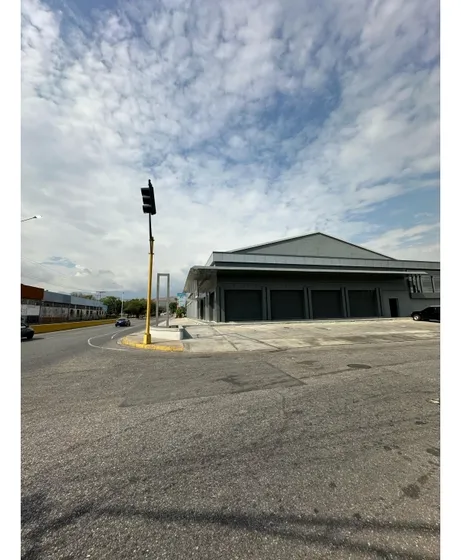 Alquiler Moderno Galpón Showroom San Jacinto Maracay Edo Aragua 