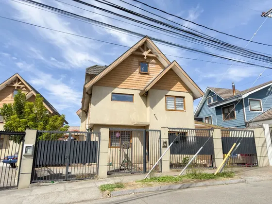 Casa En Venta En Lomas San Sebastián