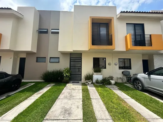 Casa En Venta En Tlajomulco Eo 