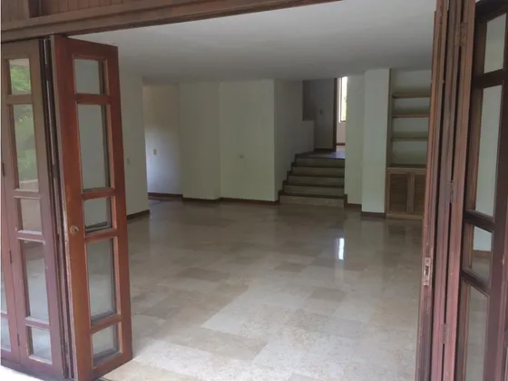 Venta De Apartamento Ciudad Jardin, Sur De Cali, 3600.
