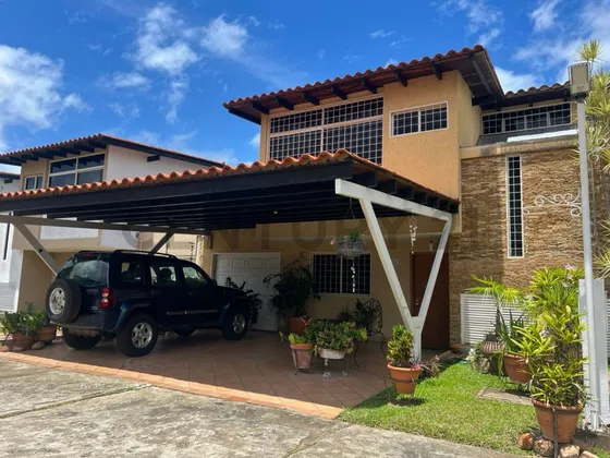 Casa En Venta En Urbanización Las Palmas, Los Olivos. Puerto Ordaz