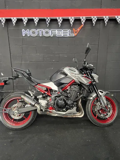 Kawasaki Z 900 2023