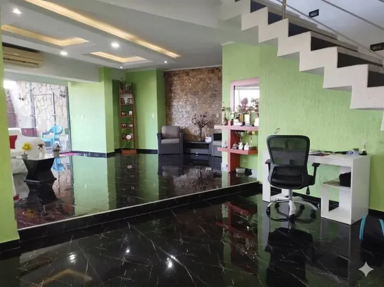 Kyr Exclusivo Penthouse Duplex Residencias Portal Mañongo Naguanagua Valencia.