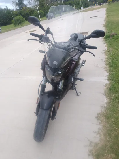 Bajaj Dominar 400 Año 2018 Muy Poco Uso Muy Buena Moto