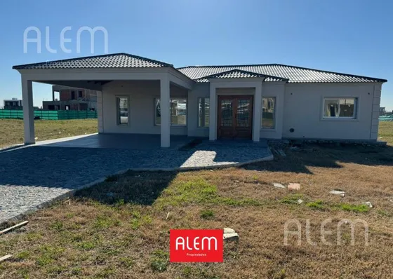 Casa Moderna En El Rebenque, Canning | A Estrenar