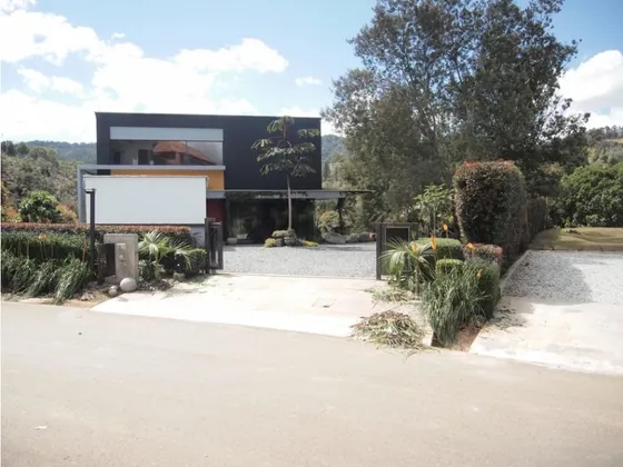 Casa Campestre En Venta Sector Alto Del Escobero, Envigado