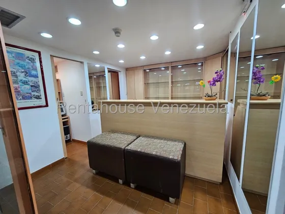 En Venta Local Comercial Los Palos Grandes #25-22623 Jawh