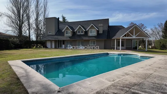 Casa  En Venta En San Diego, Moreno