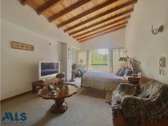 Apartamento Con Potencial Para Remodelación(mls#245609)
