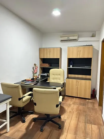 Yd Alquila Consultorio Médico Con Baño Privado En Clínica En El Viñedo Valencia