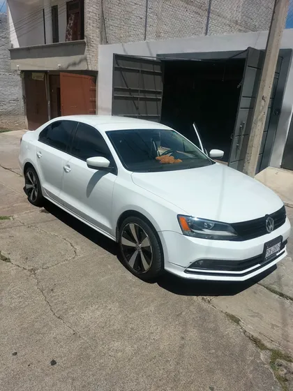 Volkswagen Jetta 2.0 L4 Mt
