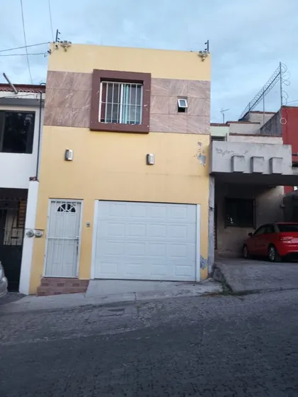 Casa Ubicada En Fraccionamiento Diego Rivera