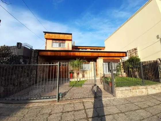 Casa En Venta En Castelar Norte