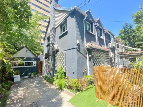 Casa Remodelada En Carlos Antúnez Con Hernando De Magallanes