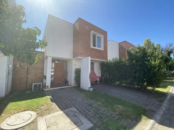 Casa En Condominio Jardines De La Isla
