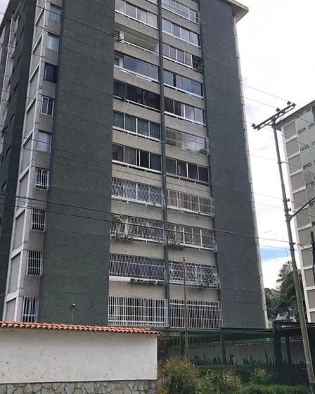 Apto De 95 Mts 3 Hab 2 Baños 1 Puesto Piso De Porcelanato
