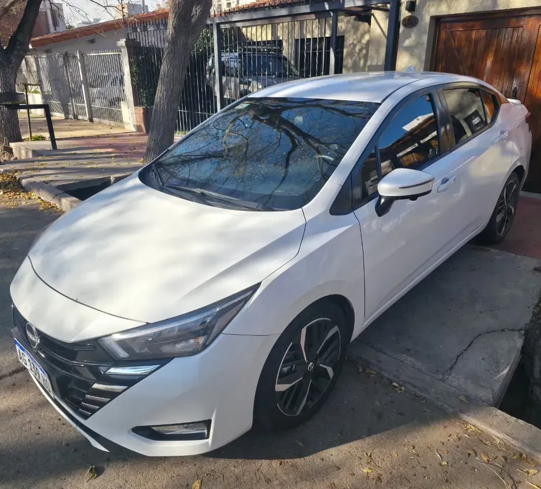 Nissan Versa 1.6 Exclusive CVT