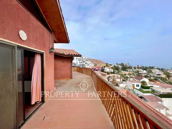 Imponente Casa En Jardines Del Sur
