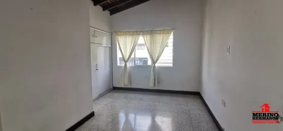 Casa En Venta En La Castellana. Cod V5621