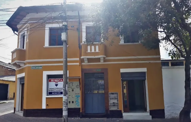 Universitarios, Arriendo Hermosa Suit  En Planta Alta,  Independiente, Cerca De Universidades Escuela Politécnica Nacional, Universidad Salesiana, Universidad Católica 