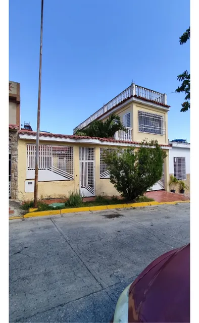 Se Vende Casa 200m2 5h/4b/3p Matalinda Charallave 3626