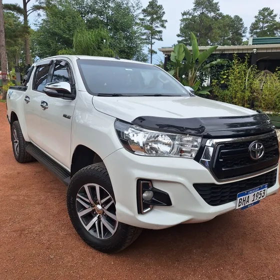 Toyota Hilux 2.7 D.cab. Srv 4x4