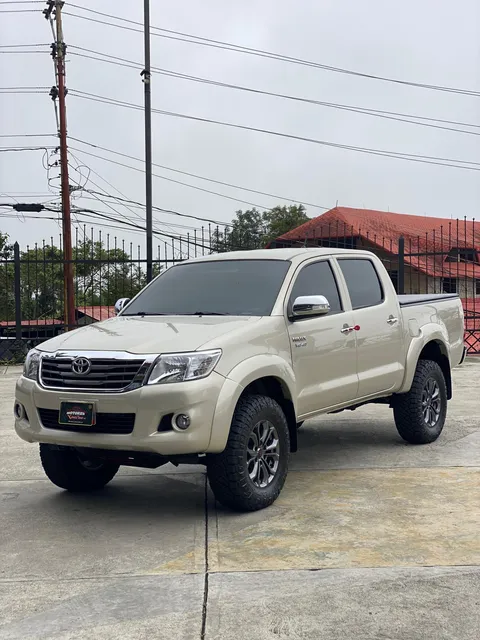 Toyotq Hilux V6 4.0