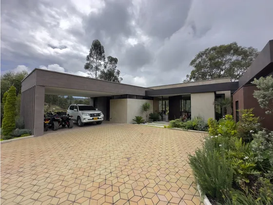 Casa Campestre Para La Venta En Parcelacion Montesereno Del Retiro.