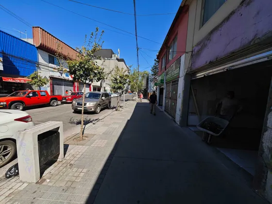 Se Arrienda Local Comercial  (80819)