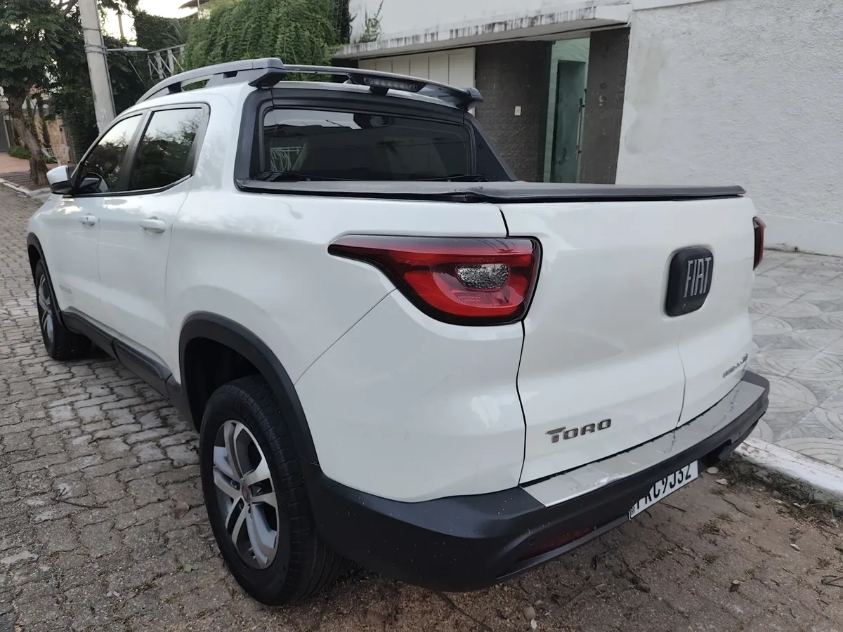 Fiat Toro 2017 1.8 16v Freedom Flex 4x2 Aut. 4p — foto 5