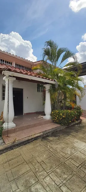 Se Vende Casa 290m2 4h/3b/2p Paso Real Charallave 5204