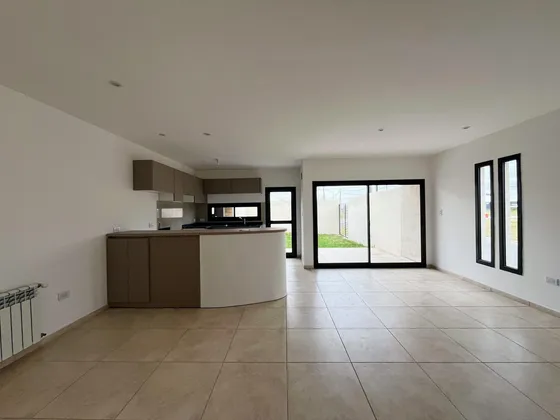 Terrazas De Manantiales Duplex De 3 Dormitorios 2 Baños - Alquiler