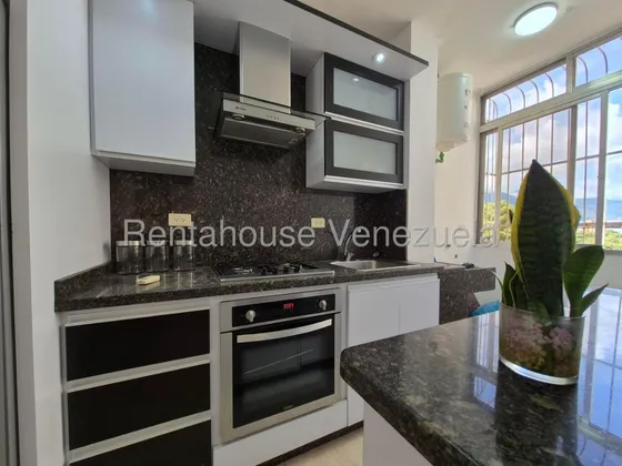 Oportunidad De Alquilar Cómodo Y Céntrico Apartamento En La Avenida Victoria - Mls #25-24303 - Jca
