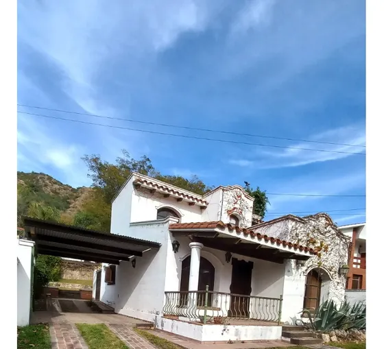 Casona De Calidad En Venta - José Muñoz - Carlos Paz - Oportunidad