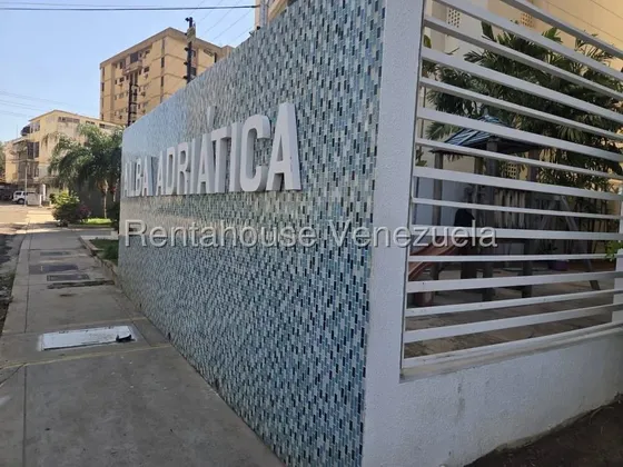 Apartamento Tipo Estudio En Venta, Av. 3y. Valle Frio. Alba Adriática. Maracaibo. Mls: 27-1677. R.f