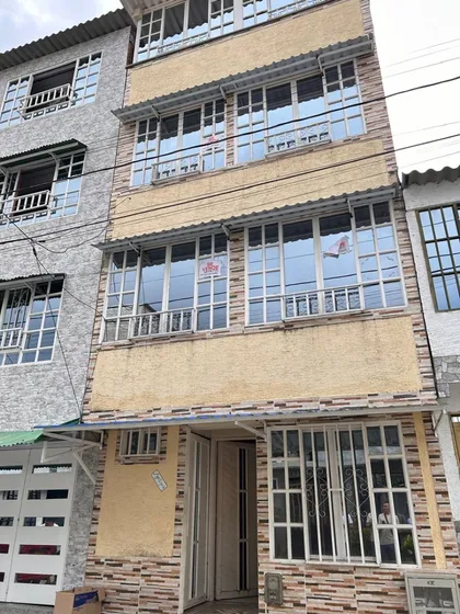 Se Vende Casa De 4 Plantas En Zona De Alta Valorización Urb. Villa Yolanda Armenia-quindío