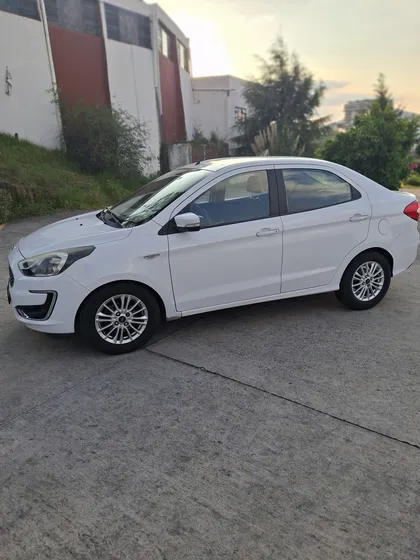 Ford Figo 1.5 Titanium Sedan At