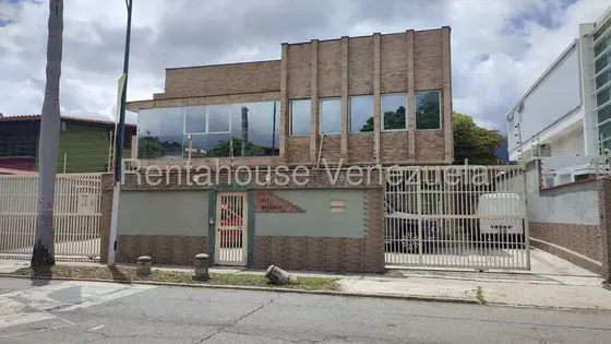 Local Casa Comercial En Alquiler Chuao Mls 26-557 - Centro Estetica