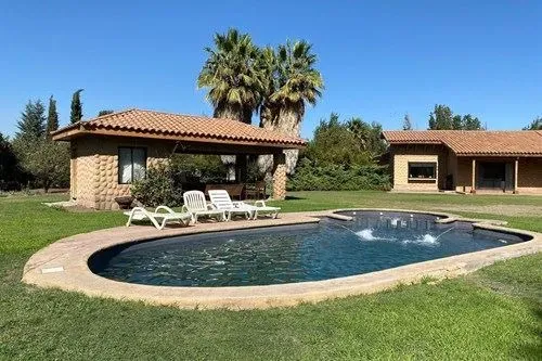 Casa En Venta De 4 Dorm. Chicureo El Algarrobal