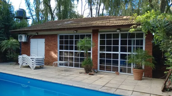 Hermosa Casa Quinta ,amplia Pileta, Exc Ubicación