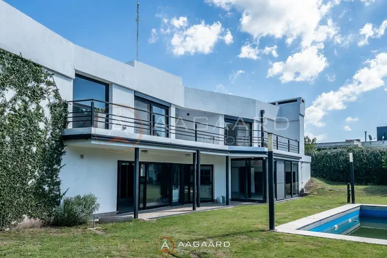 Valle Escondido Casa En Venta 3d - Escritura