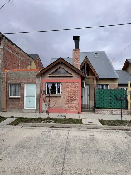 Casa En Venta, ]barrio Los Sauces, Esquel-chubut 