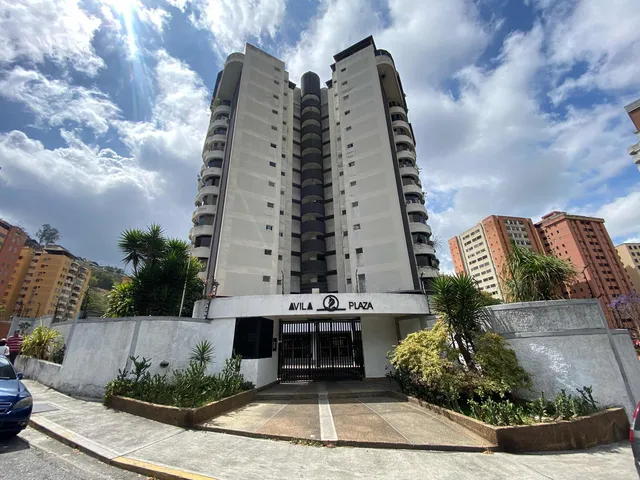 En Venta Apartamento Remodelado En Lomas Del Avila De 100mts
