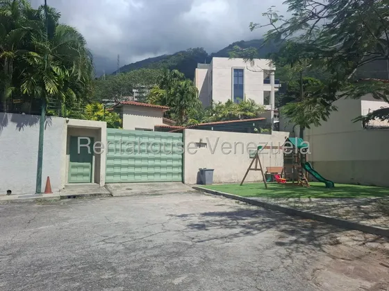 Casa En Venta En La Castellana Remodelada Calle Cerrada